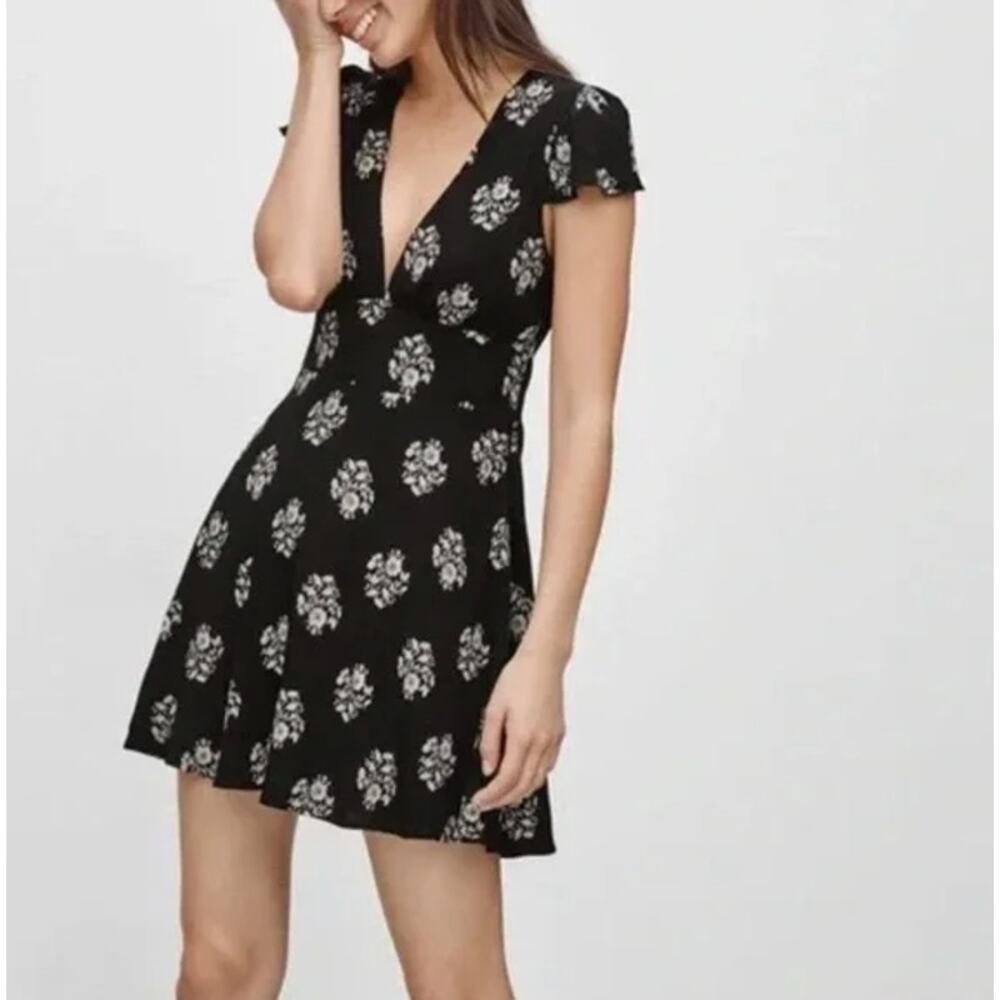 Sunday Best Rand Mini Dress 0 Black White Floral Cut Out Back Empire Waist